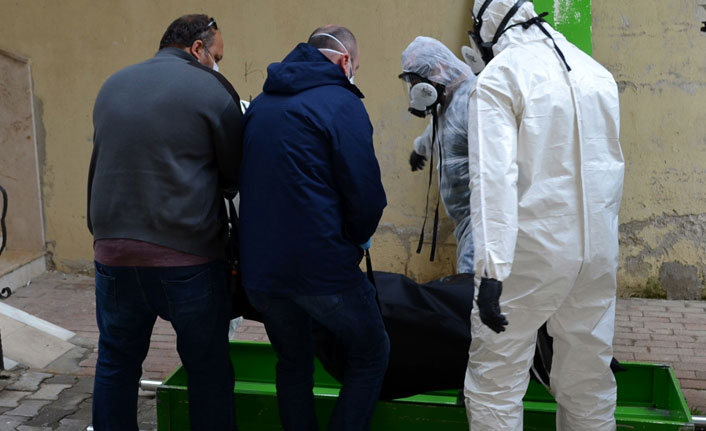 Aydın'ın Didim ilçesinde  Tek yaşayan kadın evde ölü bulundu