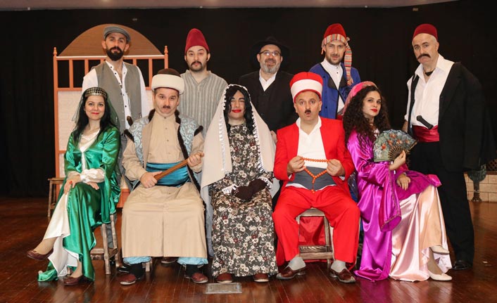 Akçaabat Belediye Tiyatrosu’ndan ekonomik dayanışma kampanyasına destek