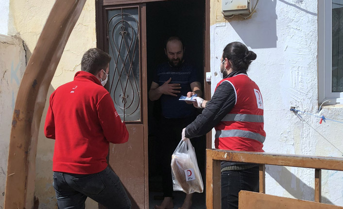 Bayburt'ta Kızılay vatandaşlara yardım ulaştırdı