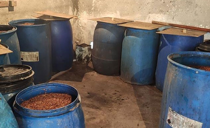 Satışa hazır sahte içki ele geçirdi!