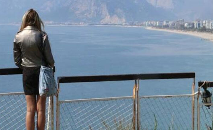 Yasaktan sonra sadece bakmakla yetiniyorlar