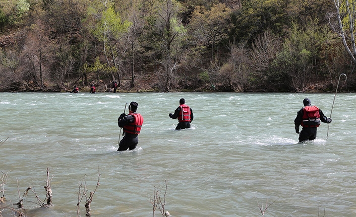 Kayıp uzman çavuşu arama çalışmaları sürüyor