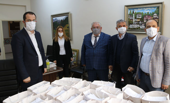 Akçaabat Belediyesi'nden maske üretimi