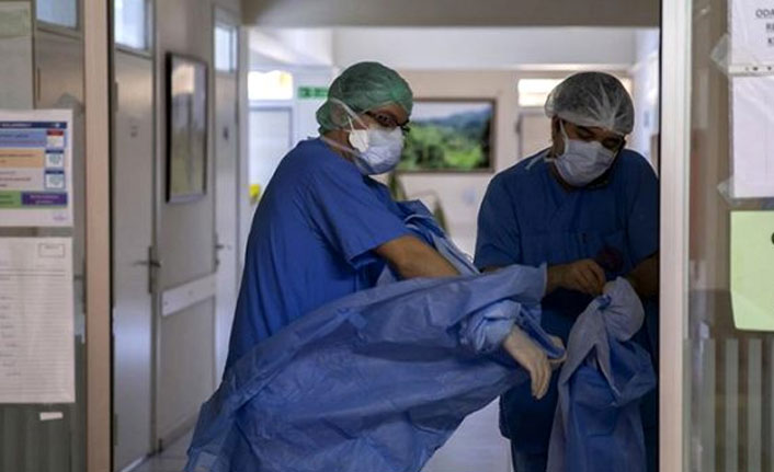 Koronavirüs salgınına karşı Türk sağlıkçılardan "4T" kuralı