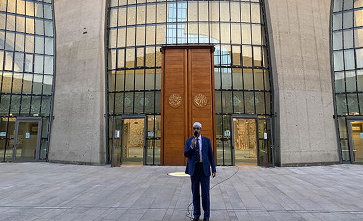 Almanya’daki gurbetçilerin ezan sevinci!