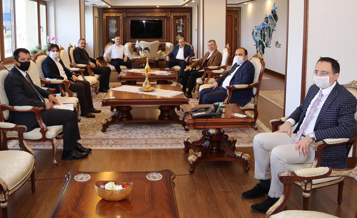 Doğu Karadeniz valileri koronavirüs için Rize'de buluştu