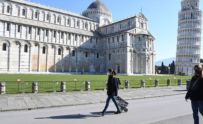 İtalya'da Kovid-19'dan ölenlerin sayısı 23 bin 660'a yükseldi