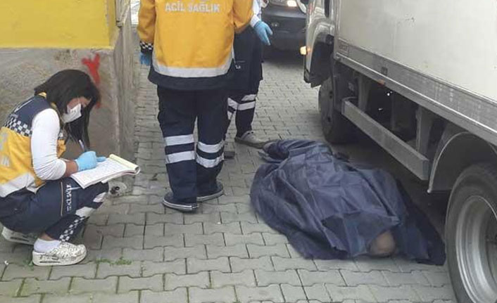 Kamyonetin çarptığı yaşlı adam öldü