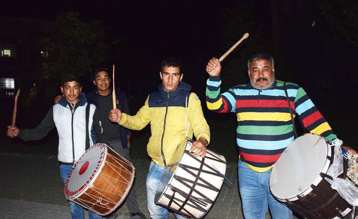 Ramazan davulcularının bahşişini onlar karşılayacak