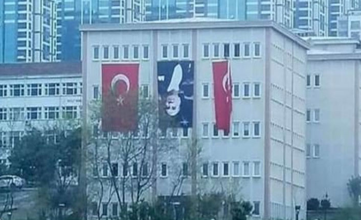 Trabzon'da üniversite duvarına Atatürk resmi ters asıldı! Açıklama geldi...