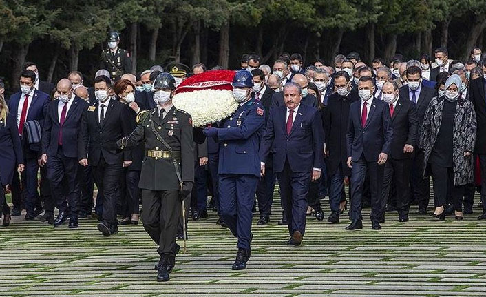 Devlet erkanı maskelerle Ata'nın huzurunda!