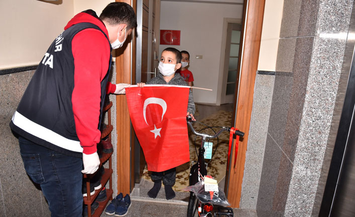 Başkan Zorluoğlu'ndan 23 Nisan sürprizi