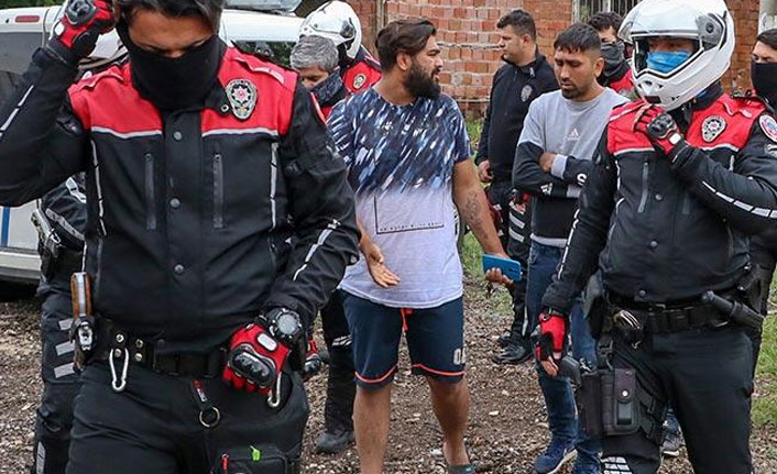 Sokağa çıkan 4 kişiye 3 bin 150'şer TL ceza!