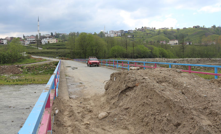 Rize ile Trabzon arasındaki 6 nokta alternatif yol kapatıldı