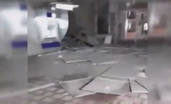 Lübnan’da bankaya bombalı saldırı