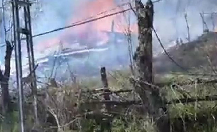 2 katlı ahşap ev küle döndü