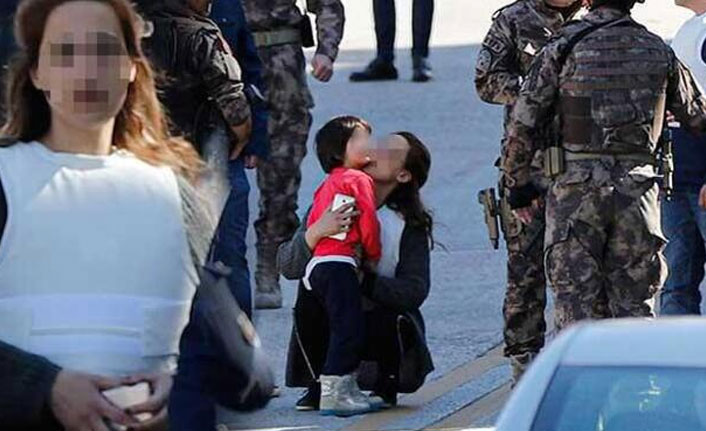 2 çocuğunu silahla rehin alan baba, tutuklandı