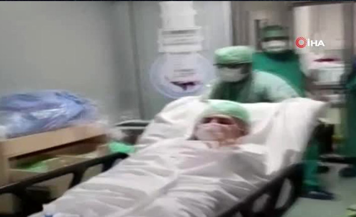  32 gün yoğun bakımda kaldı, korona virüsü yendi