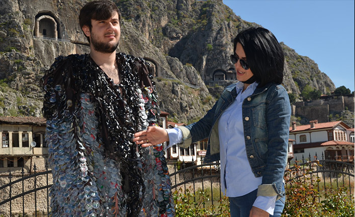 10 bin metal kapakla kaftan dikti