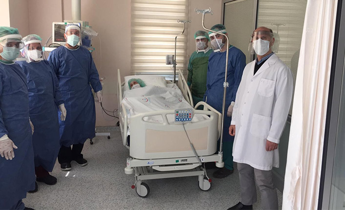 94 yaşındaki kadın koronavirüsü yendi