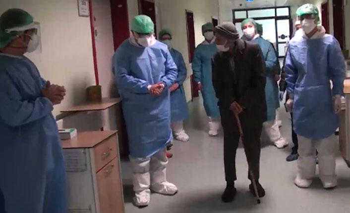 101 yaşında koronavirüsü yendi alkışlarla taburcu oldu