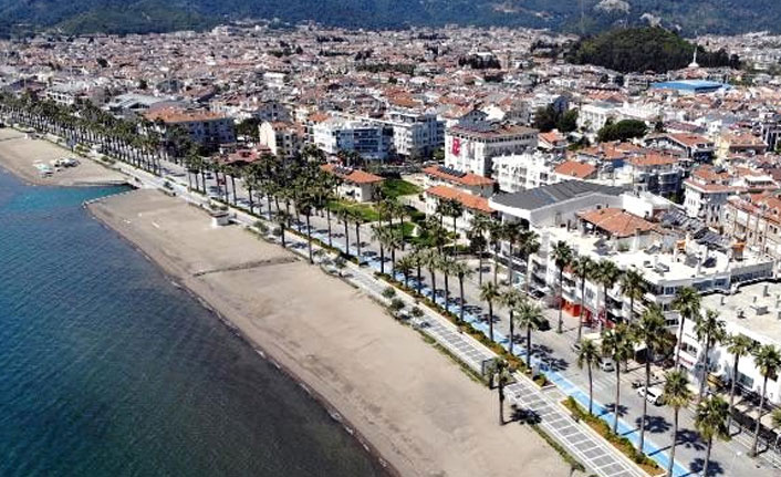 Marmarisliler, sokağa çıkma kısıtlamasına uyuyor