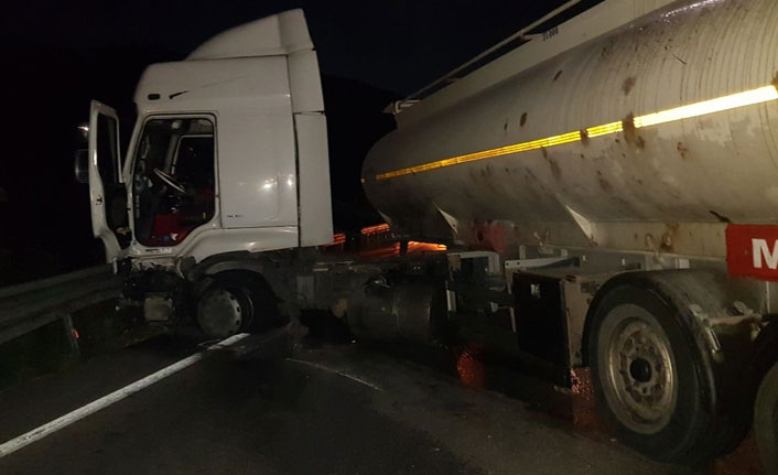 Freni patlayan TIR karşı şeride geçti