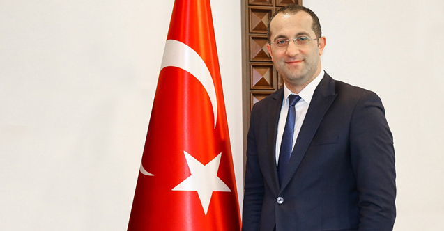 Başkan Ekim: “Sevgi ve şefkat kaynağı annelerimizin ellerinden öpüyorum”