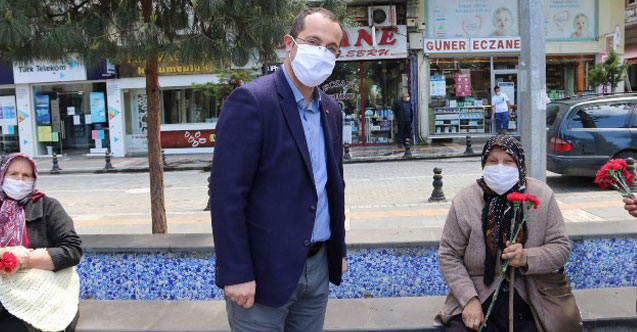 Başkan Ekim’den Anneler Günü Jesti