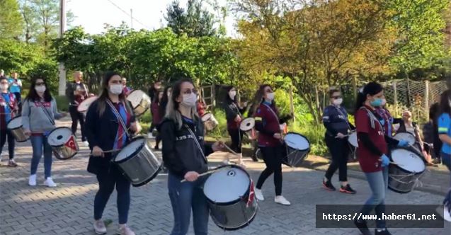 Sokakta onları görenler şaşırdı