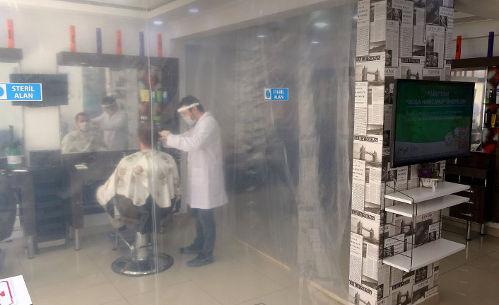 Trabzonlu kuaförden naylon kabinli önlem