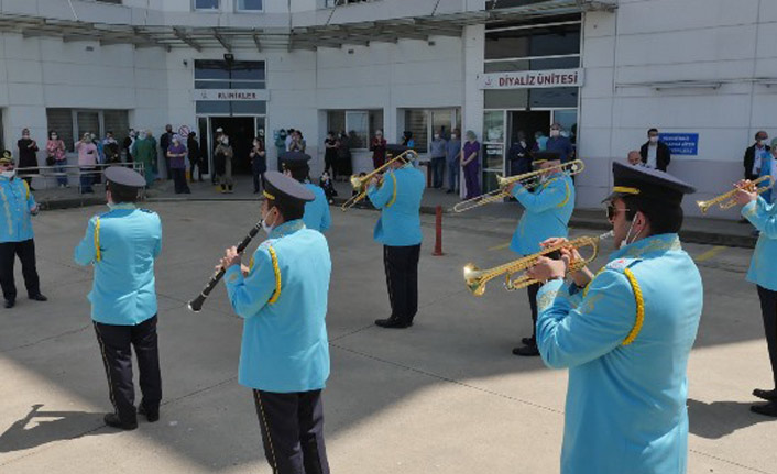 Trabzon'da sağlık çalışanlarına moral konseri