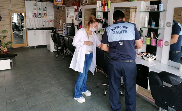 Büyükşehir zabıtasından AVM ve berberlere denetim