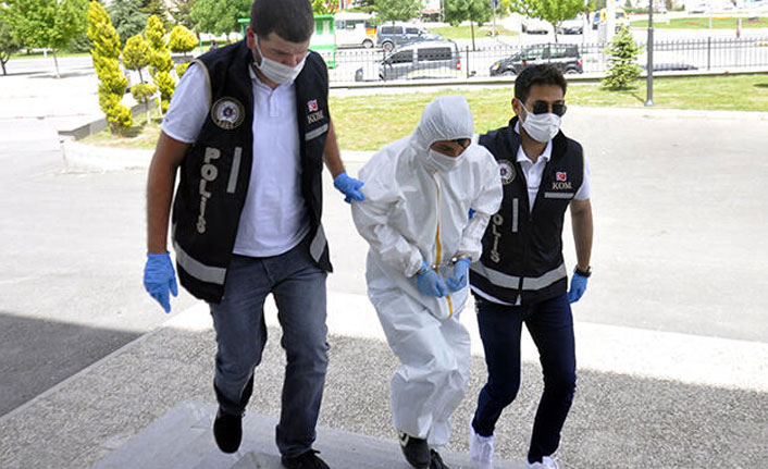 Evde yakalandı! Polisler böyle götürdü