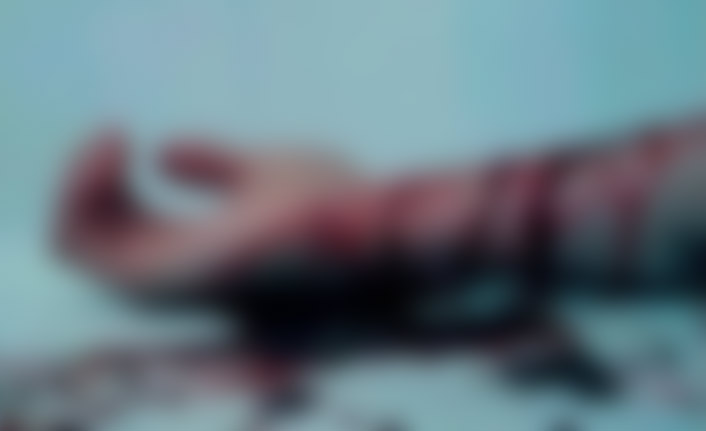 Trabzon’da bileklerini kesen kişi son anda kurtarıldı