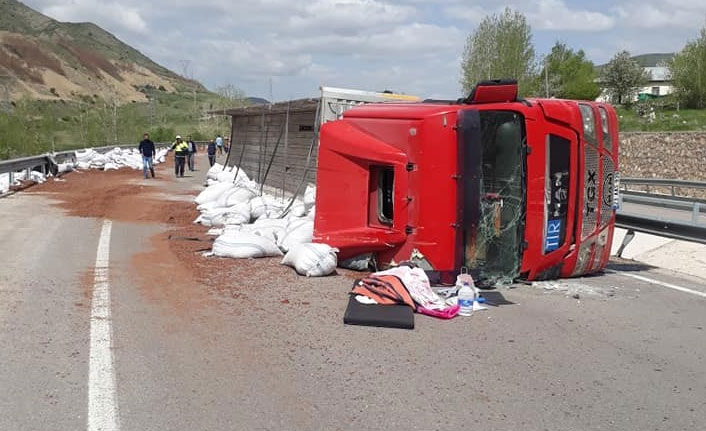 Bayburt Erzurum yolunda kaza: 1 yaralı