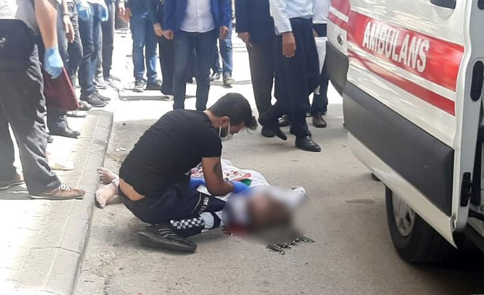 Cam silerken 4. kattan yere düştü