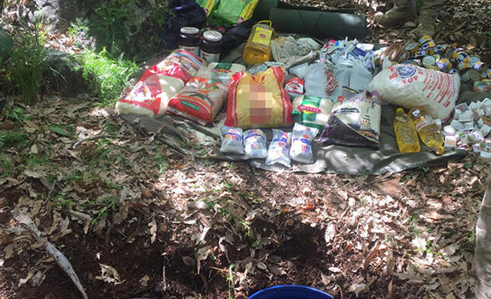 PKK'lı teröristlerin sığınağında ilk yardım malzemeleri ele geçirildi