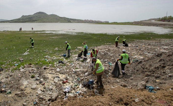 Gölden 30 ton çöp çıktı