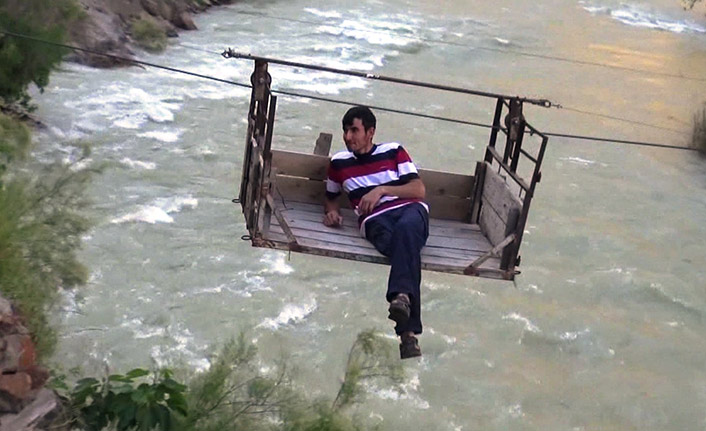 Çoruh Nehri üzerinde tehlikeli yolculuk