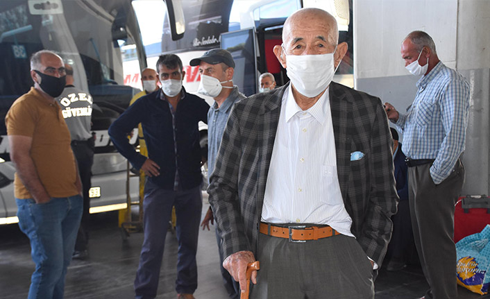 Yola çıkan 65 yaş üstü vatandaşlar mutlu