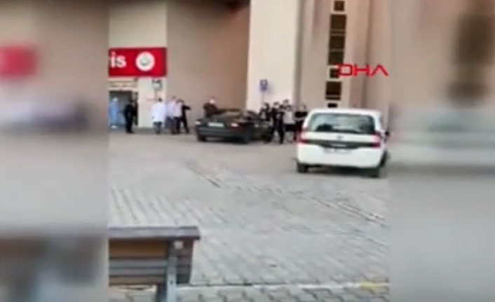 Maske tak diyen görevliye testereyle saldırdı