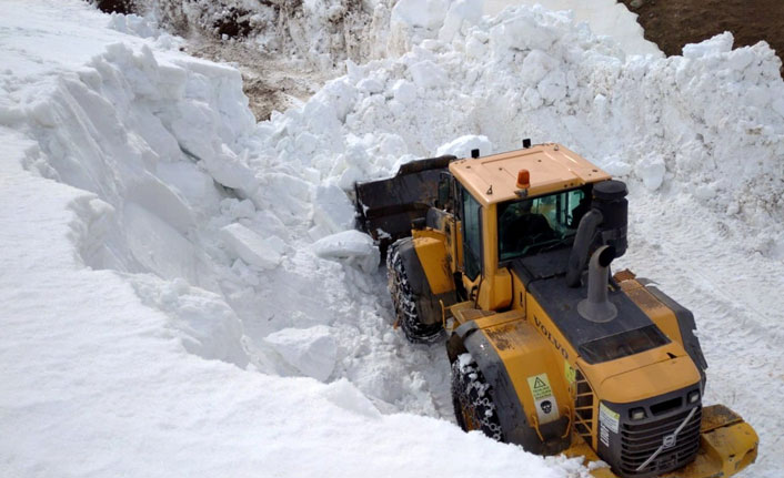 Bayburt karla mücadele ediyor
