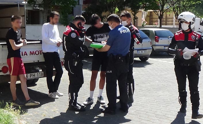 Hava almaya çıktılar 9 bin TL ceza yediler