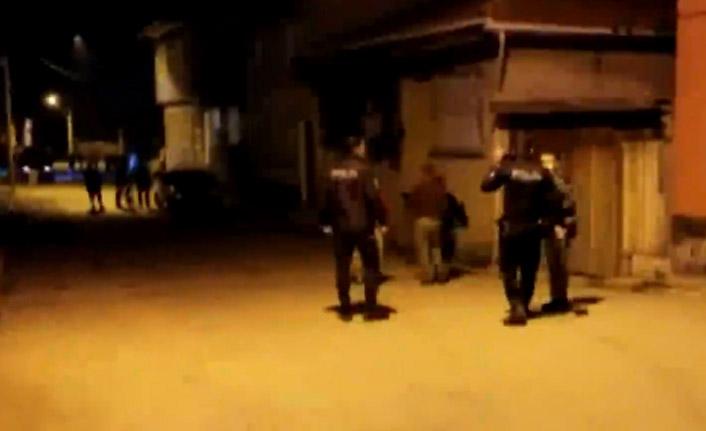 Mahalleyi ayağa kaldıran olay! Hem hamile kadına hem de polislere saldırdı