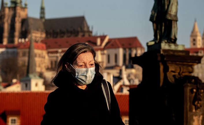 Avrupa ülkeleri Kovid-19 tedbirlerini kaldırmaya devam ediyor