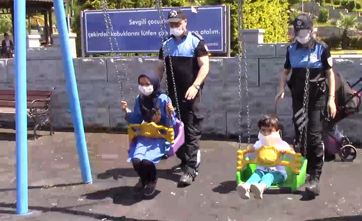 Trabzon'da polisler hem eğlendirdi hem uyardı