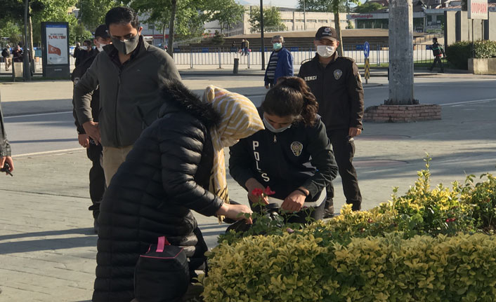 Unutulan çanta polis ekiplerini alarma geçirdi