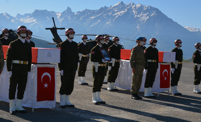 Hakkari şehitleri için tören düzenlendi