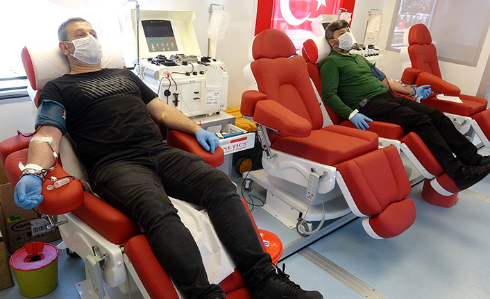 Koronavirüsü yendiler bağış için koştular